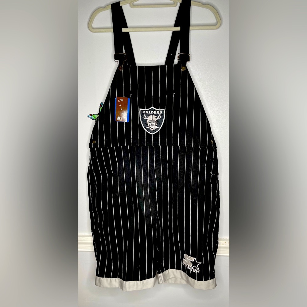 90s vintage Raiders overall shorts men’s size medium